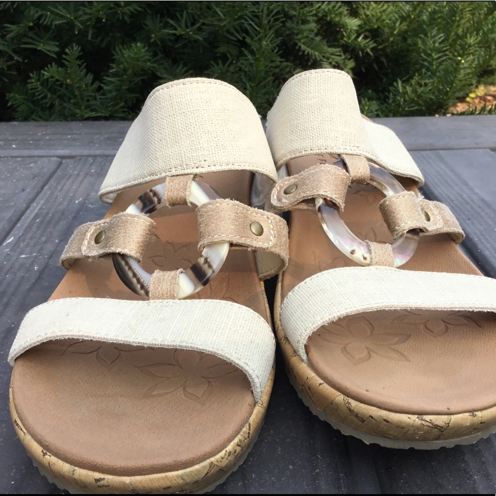 Skechers Luxe Foam Wedge Slide Sandals Tan sz 8